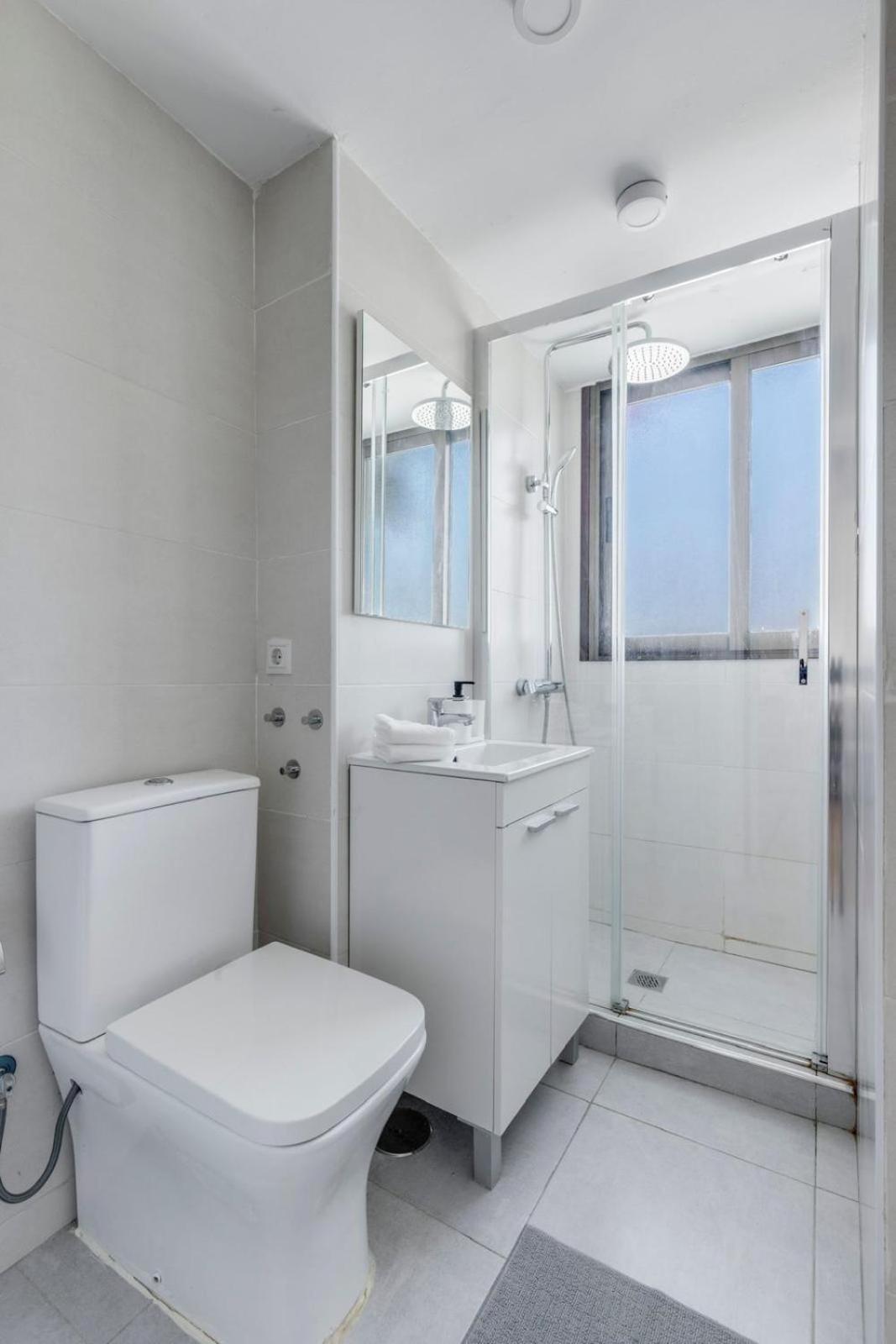 Nogalera Rainbow 2-Bedroom Apartment, Pool And Parking By Namaste Elite Torremolinos Eksteriør bilde
