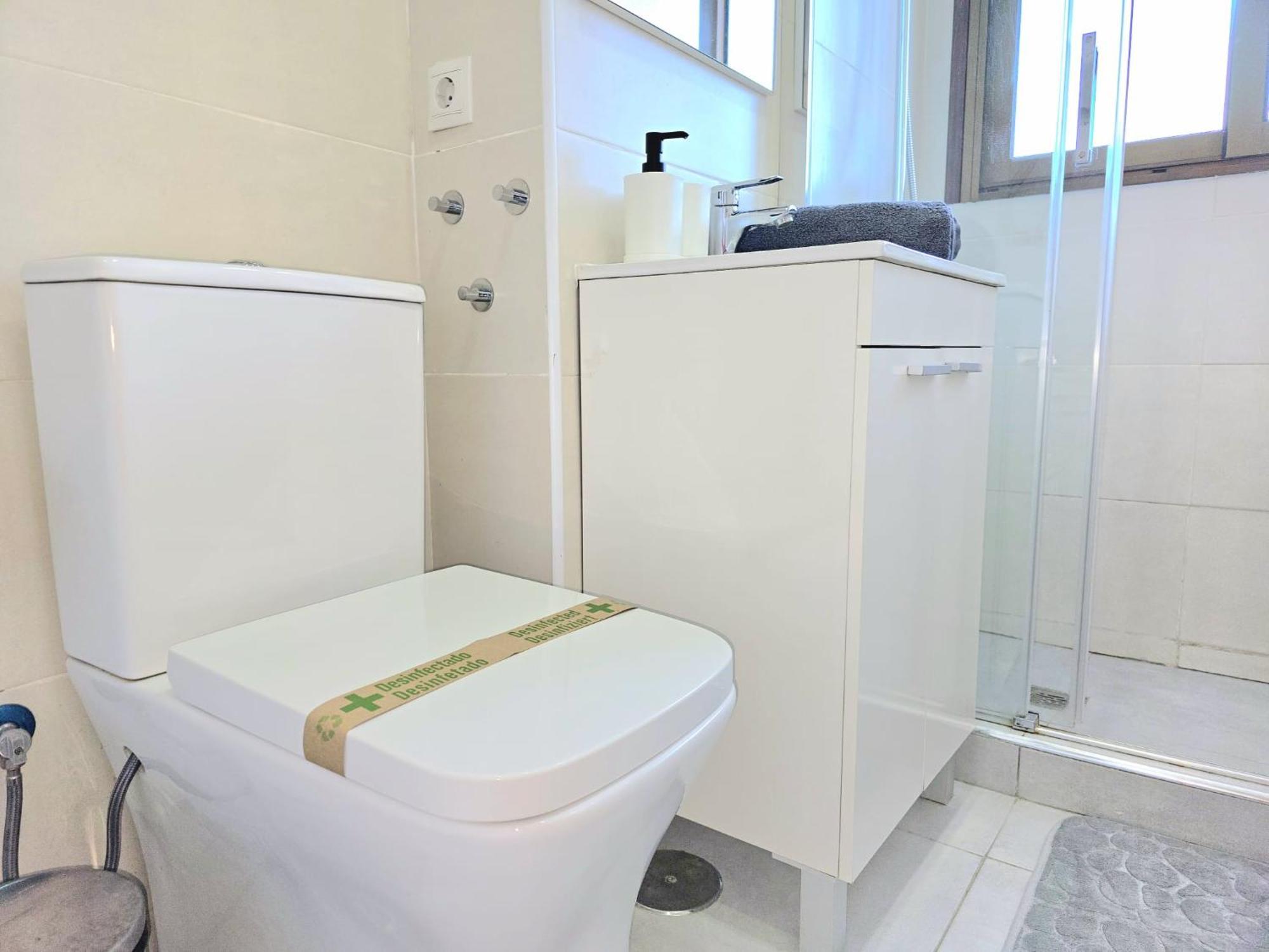 Nogalera Rainbow 2-Bedroom Apartment, Pool And Parking By Namaste Elite Torremolinos Eksteriør bilde
