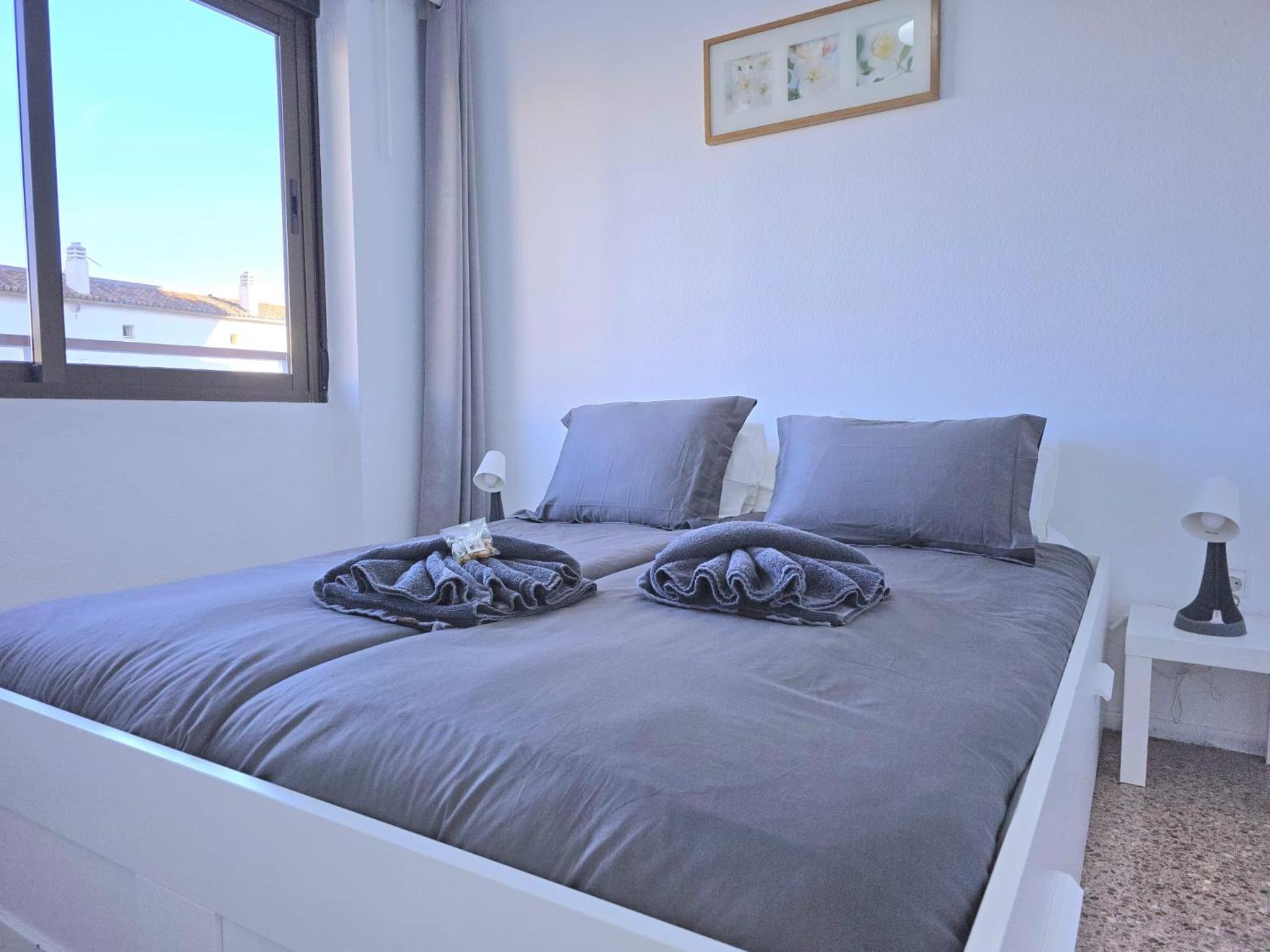 Nogalera Rainbow 2-Bedroom Apartment, Pool And Parking By Namaste Elite Torremolinos Eksteriør bilde