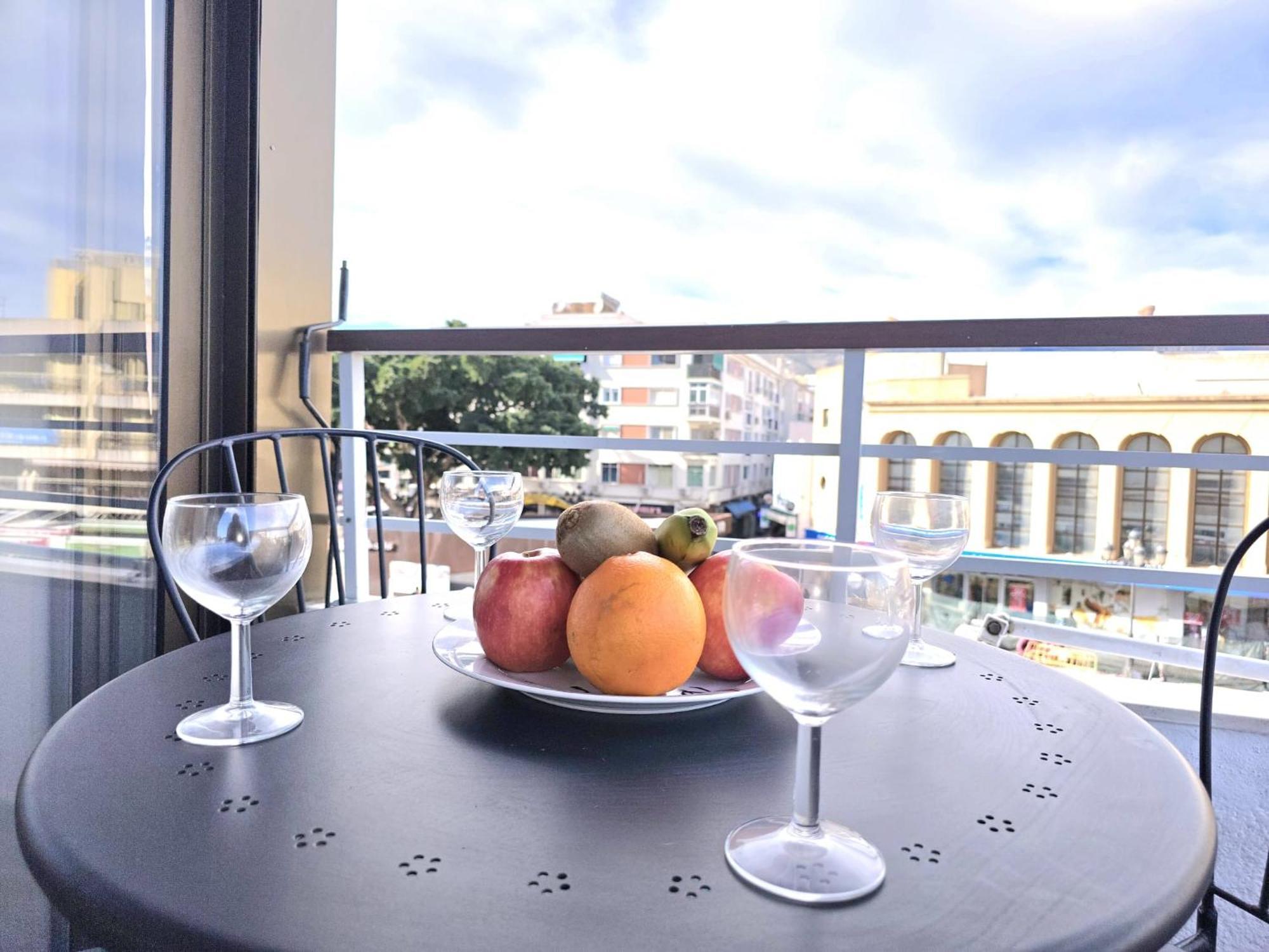 Nogalera Rainbow 2-Bedroom Apartment, Pool And Parking By Namaste Elite Torremolinos Eksteriør bilde
