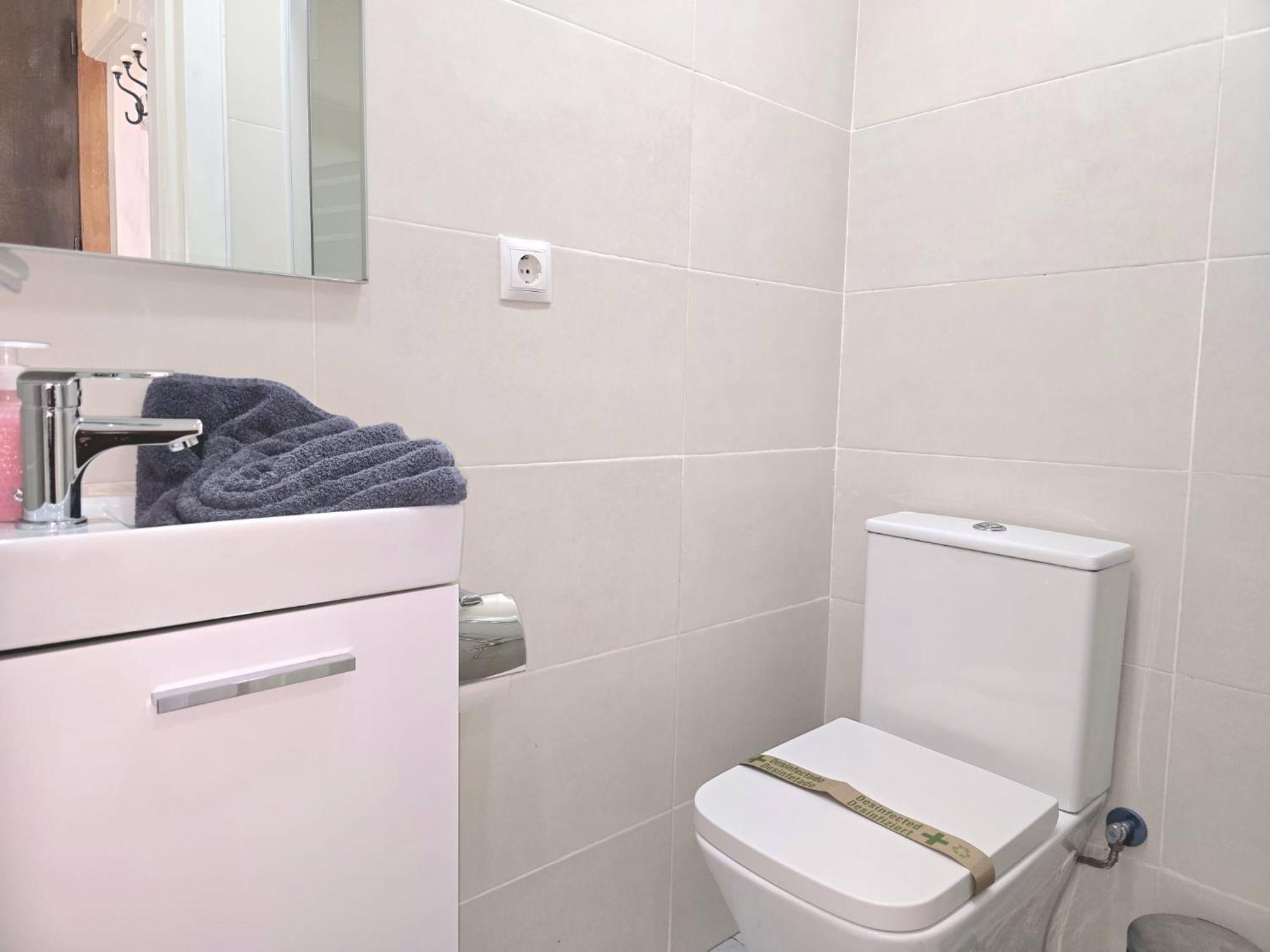 Nogalera Rainbow 2-Bedroom Apartment, Pool And Parking By Namaste Elite Torremolinos Eksteriør bilde