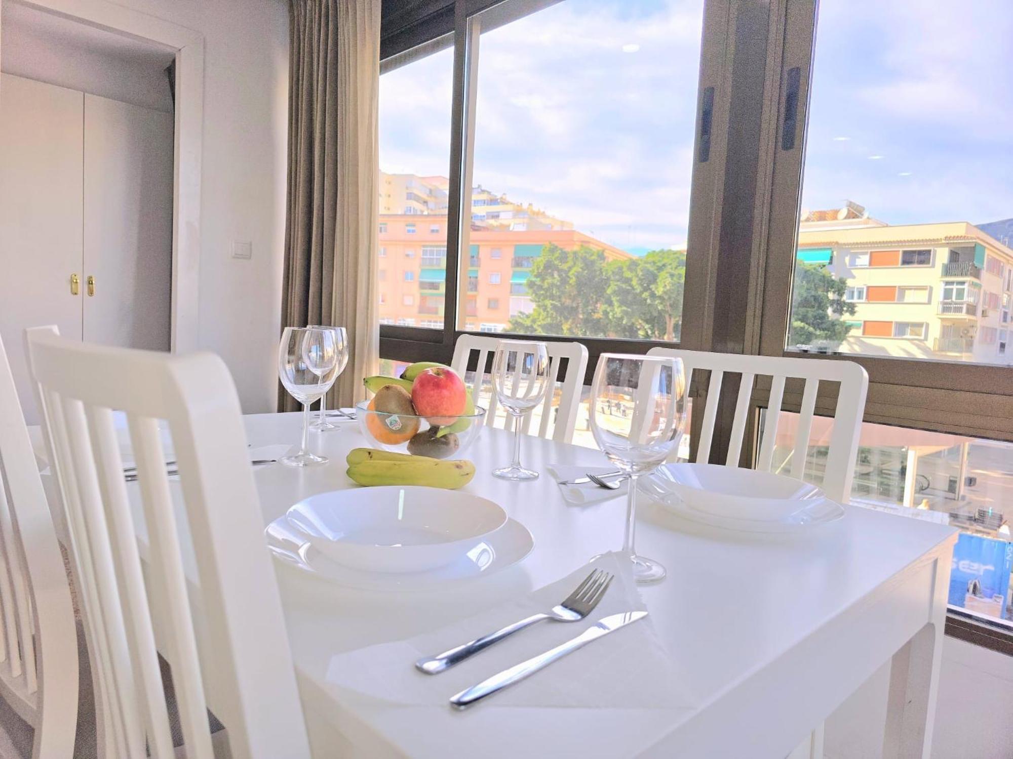 Nogalera Rainbow 2-Bedroom Apartment, Pool And Parking By Namaste Elite Torremolinos Eksteriør bilde