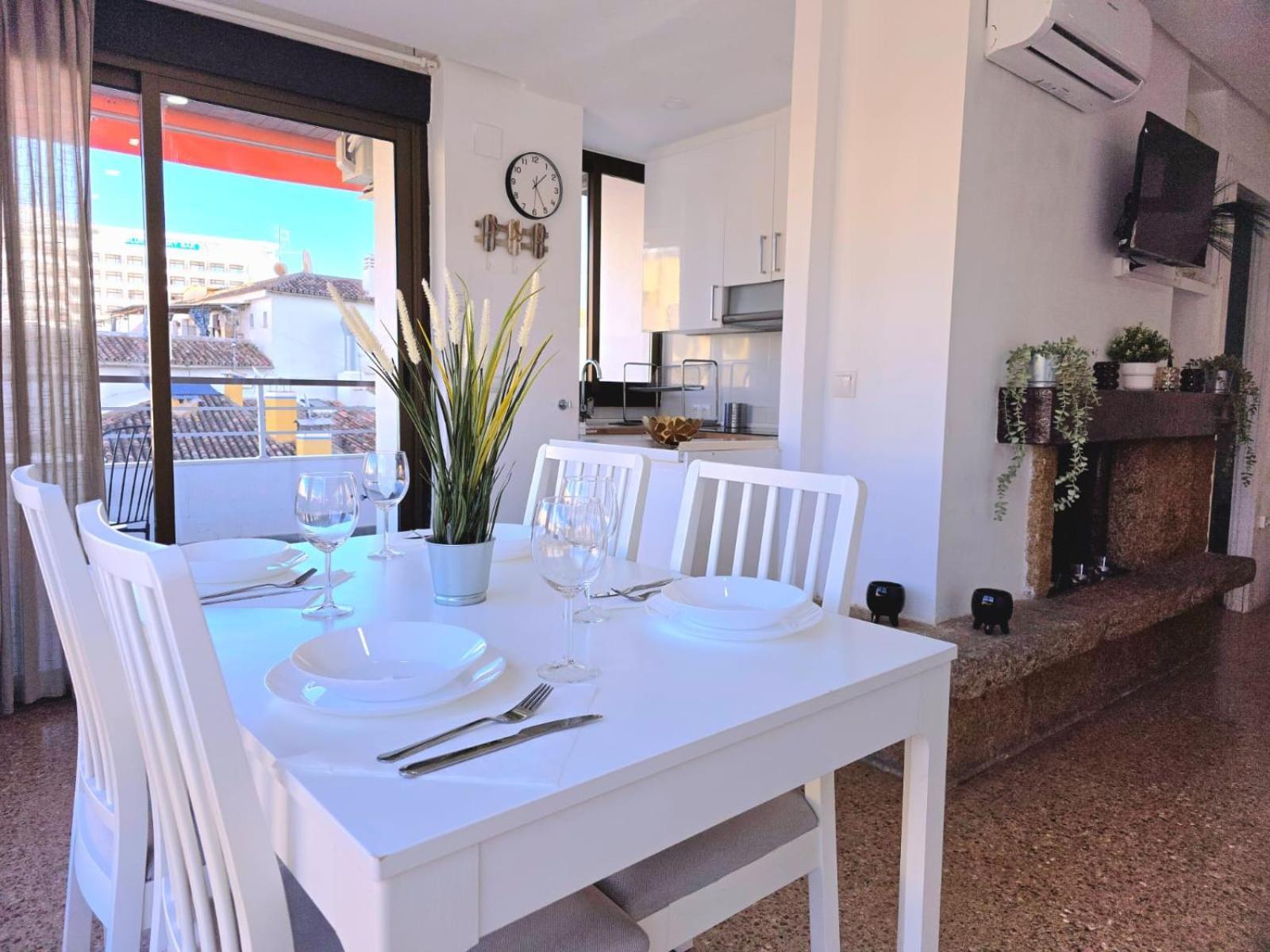 Nogalera Rainbow 2-Bedroom Apartment, Pool And Parking By Namaste Elite Torremolinos Eksteriør bilde